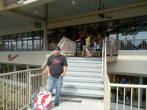 Clothing Store «Nike Factory Store», reviews and photos, 603 Stanley K Tanger Dr, Lancaster, PA 17602, USA