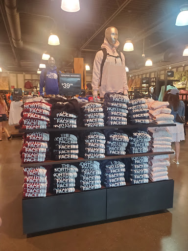 Clothing Store «The North Face Outlet», reviews and photos, 8225 Vineland Ave, Orlando, FL 32831, USA