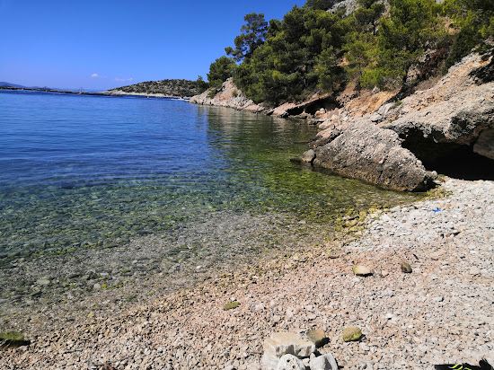 Milna beach