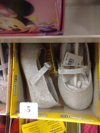 Home Goods Store «Shopko La Crosse North», reviews and photos, 2400 Rose St, La Crosse, WI 54603, USA