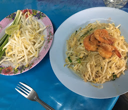 ร้านผัดไทยกุ้งสด photo