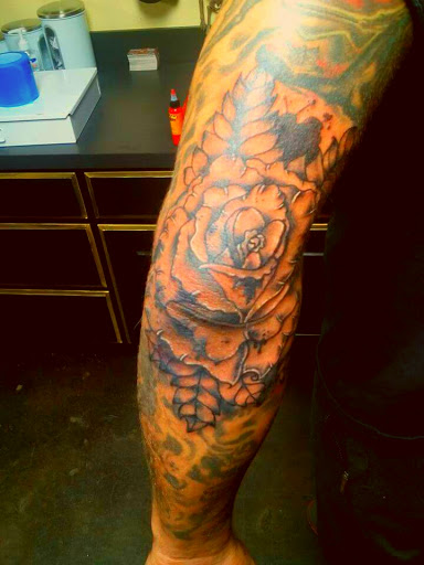 Tattoo Shop «Lucky Horseshoe Tattoo», reviews and photos, 1426 N Main St, Fort Worth, TX 76164, USA