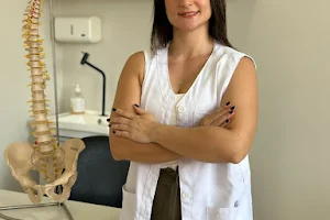 Dra Tamires Rodrigues Sanguino - Osteopatia image
