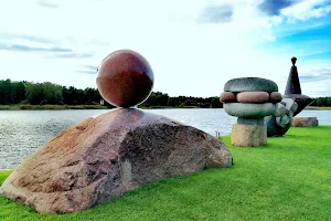 Paula Jaunzema akmens skulptūru parks image