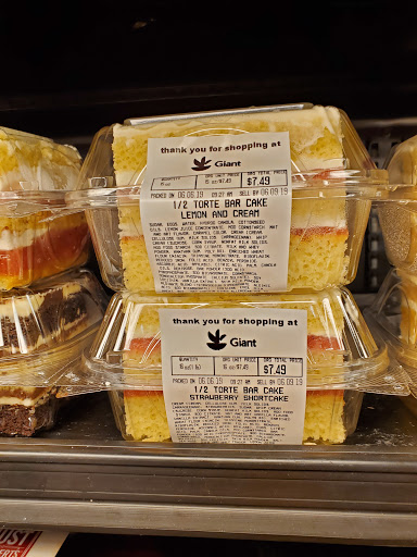 Grocery Store «Giant Food», reviews and photos, 10400 Old Georgetown Rd, Bethesda, MD 20814, USA