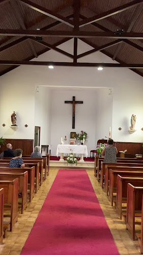 Avaliações doCapela de Outeiro Pequeno em Torres Novas - Igreja