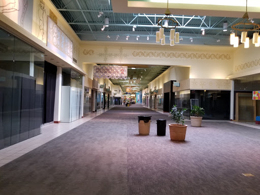 Outlet Mall «St. Louis Outlet Mall», reviews and photos, 5555 St.Louis Mills Blvd, Hazelwood, MO 63042, USA