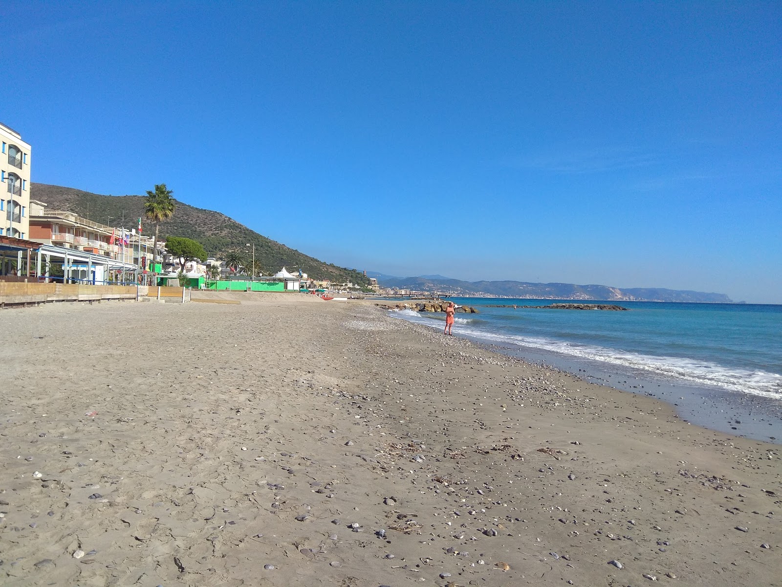 Foto de San Sebastiano beach com enseadas médias