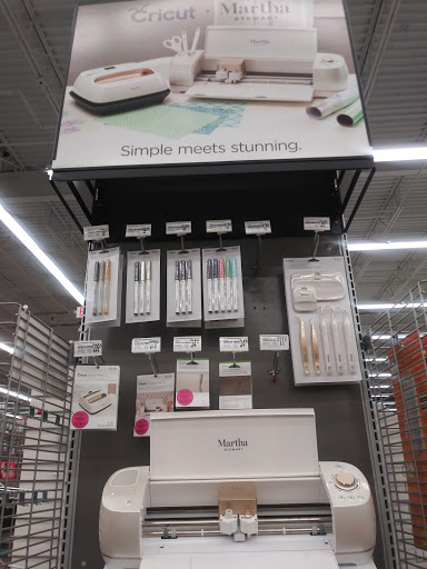 Department Store «T.J. Maxx», reviews and photos, 1300 Shingle Creek Xing, Brooklyn Center, MN 55430, USA