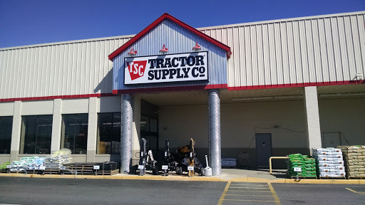 Tractor Supply Co., 609 N Dupont Blvd, Milford, DE 19963, USA, 