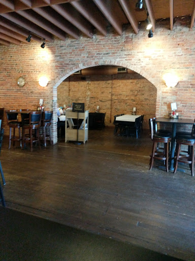 Wine Store «Village Wine Cellars», reviews and photos, 48 E Mulberry St, Lebanon, OH 45036, USA