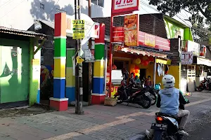 D'Top Chicken N Burger image