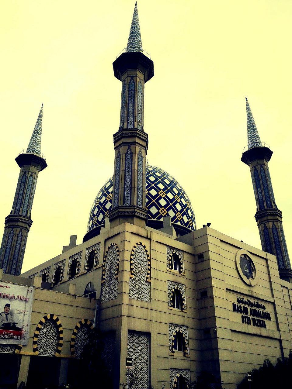 Gedung Masjid Andalusia Sentul City