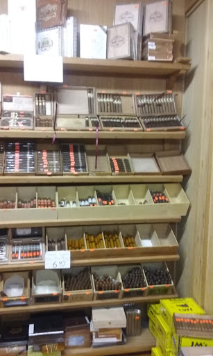 Tobacco Shop «Redondo Cigar & Tobacco», reviews and photos, 1710 Aviation Blvd, Redondo Beach, CA 90278, USA