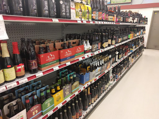 Liquor Store «Pearl Street Beverage», reviews and photos, 240 Pearl St, Burlington, VT 05401, USA