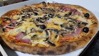 Plats et boissons du Pizzas à emporter Pizza Le Frais Style à Lafox - n°6