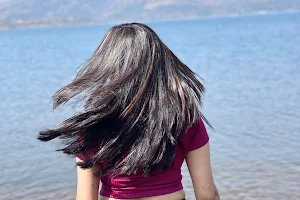 Shravan unisex hair studio image