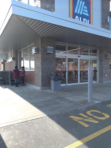 Supermarket «ALDI», reviews and photos, 3586 Steelyard Dr, Cleveland, OH 44109, USA