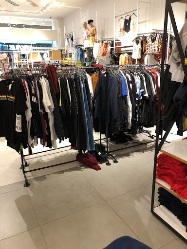 Clothing Store «Forever 21», reviews and photos, 313 Burr Ln, Lake Grove, NY 11755, USA