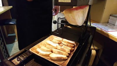 酒食麺処ふくろう(本町交番側、白馬さん下）