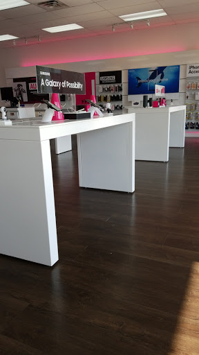 Cell Phone Store «T-Mobile», reviews and photos, 4894 Jonesboro Rd Unit A, Forest Park, GA 30297, USA