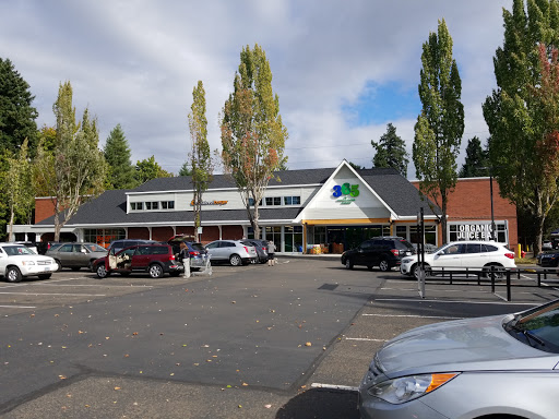 Grocery Store «Whole Foods Market 365», reviews and photos, 11 S State St, Lake Oswego, OR 97034, USA