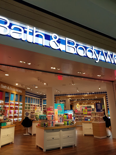 Shopping Mall «Southridge Mall», reviews and photos, 5300 S 76th St, Greendale, WI 53129, USA