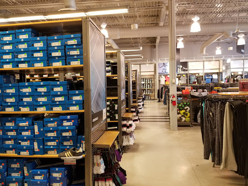 Shopping Mall «Queenstown Premium Outlets», reviews and photos, 441 Outlet Center Dr, Queenstown, MD 21658, USA