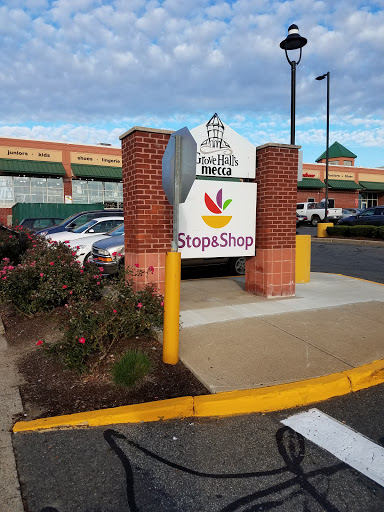 Grocery Store «Stop & Shop», reviews and photos, 460 Blue Hill Avenue, Boston, MA 02121, USA