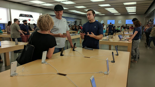 Computer Store «Apple Barton Creek», reviews and photos, 2901 S Capital of Texas Hwy, Austin, TX 78746, USA