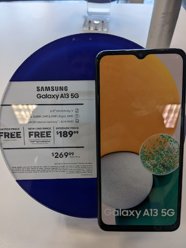 Cell Phone Store «MetroPCS Authorized Dealer», reviews and photos, 65 Douglas St, Holland, MI 49424, USA