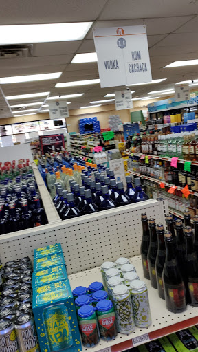 Liquor Store «UXBRIDGE LIQUORS», reviews and photos, 158 N Main St, Uxbridge, MA 01569, USA