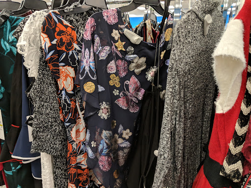 Clothing Store «Ross Dress for Less», reviews and photos, 257 N Weber Rd, Bolingbrook, IL 60490, USA