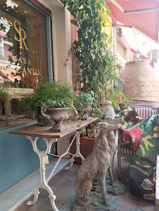Casa Blue Antik C/ de la Ribera de Curtidores, 12, local 14-15, Centro, 28005 Madrid