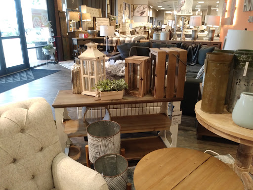 Furniture Store «Ashley Furniture HomeStore», reviews and photos, 651 Interstate 35 Business Loop, New Braunfels, TX 78130, USA