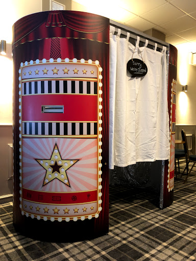 Into the Booth - Photo Booth Hire