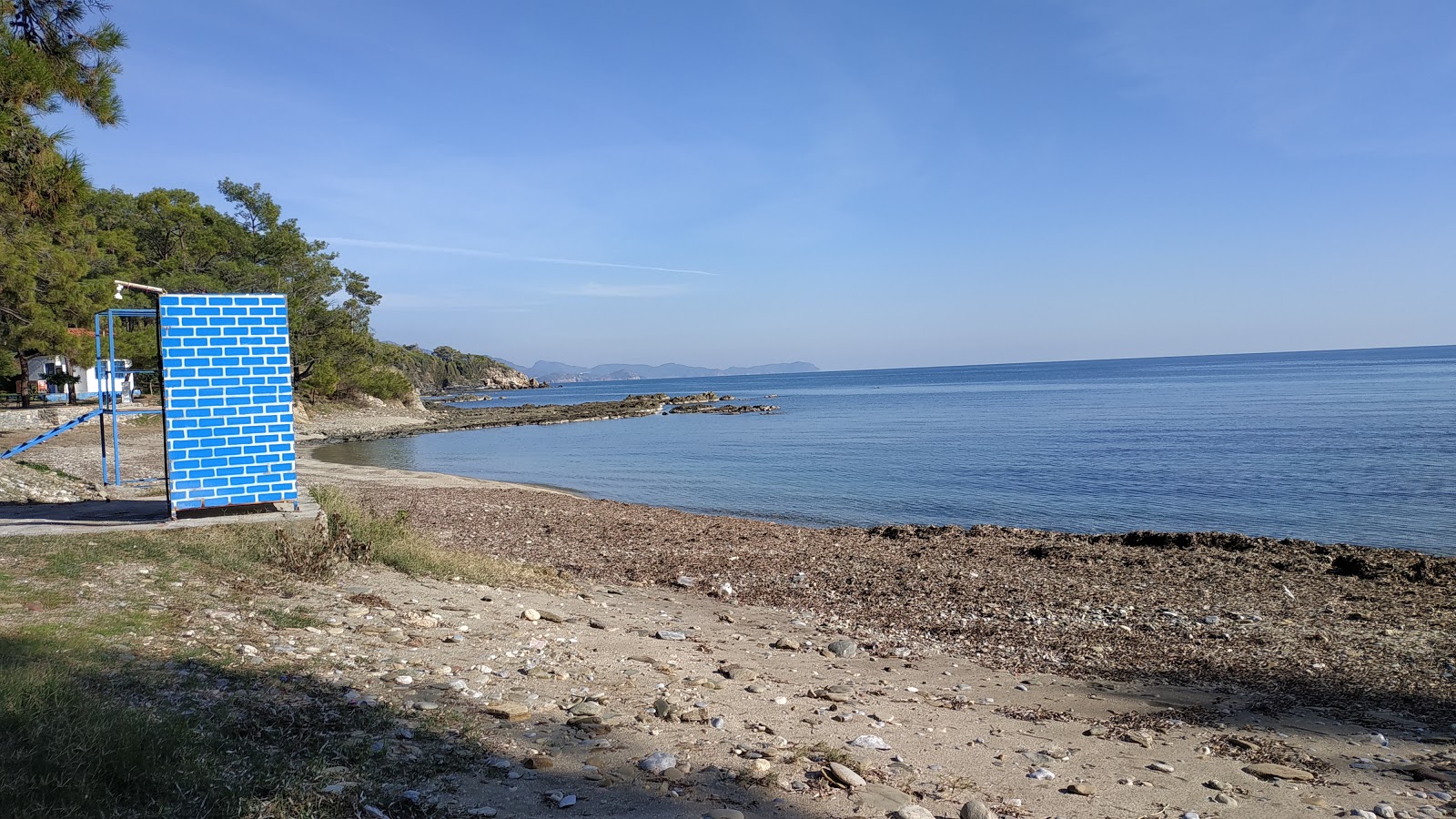 Pullu beach'in fotoğrafı ve güzel manzarası