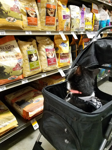 Pet Supply Store «Unleashed by Petco», reviews and photos, 520 S 23rd St, Philadelphia, PA 19146, USA