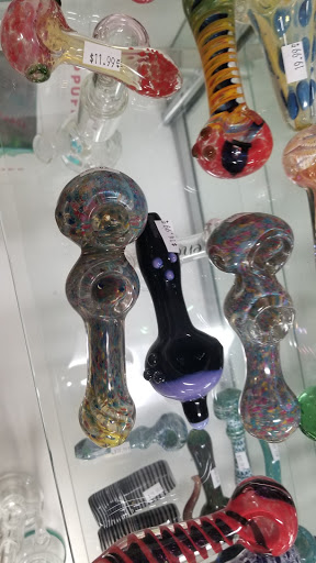 Tobacco Shop «HotBox Smoke Shop», reviews and photos, 9514 Reseda Blvd #7, Northridge, CA 91324, USA