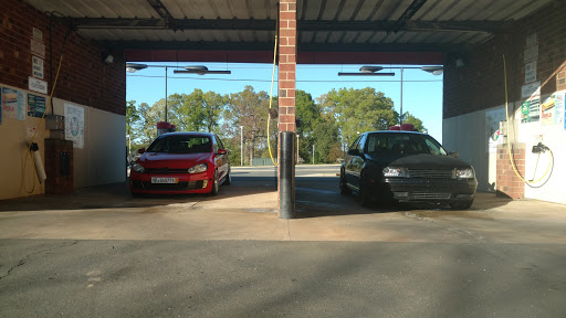 Lil' Donnie Walker's Car Wash en Burlington