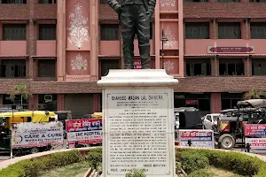 Shaheed Madan Lal Dhingra Statue image