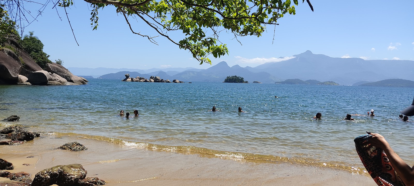 Foto de Praia da Gruta com areia bege superfície