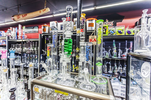 Vaporizer Store «Happy Rock Smoke Shop», reviews and photos, 334 NE 72nd St, Kansas City, MO 64118, USA