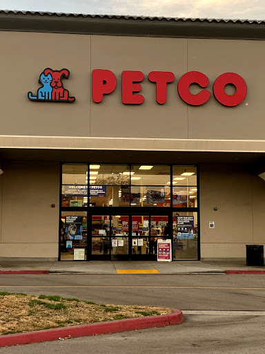 Petco Animal Supplies, 1425 N Montebello Blvd, Montebello, CA 90640, USA, 