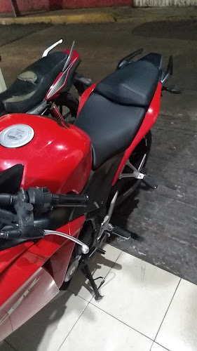 MOTO SERVICE GARAGE