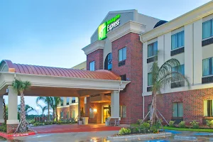 Holiday Inn Express & Suites Winnie, an IHG Hotel image
