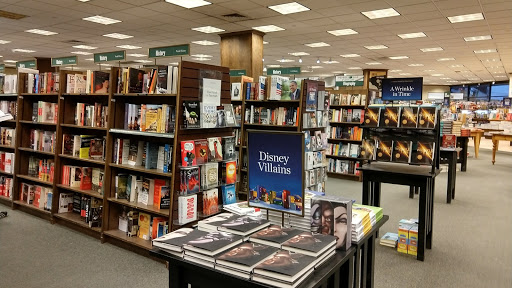 Book Store «Barnes & Noble», reviews and photos, 3216 W Lake St, Minneapolis, MN 55416, USA