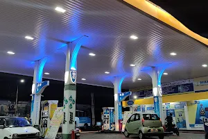 Bharat Petroleum, Petrol Pump -Maliyakkal Filling Station image