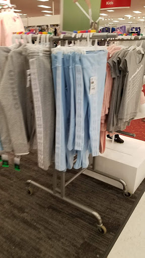 Department Store «Target», reviews and photos, 18855 N Market Pl Dr, Aurora, OH 44202, USA