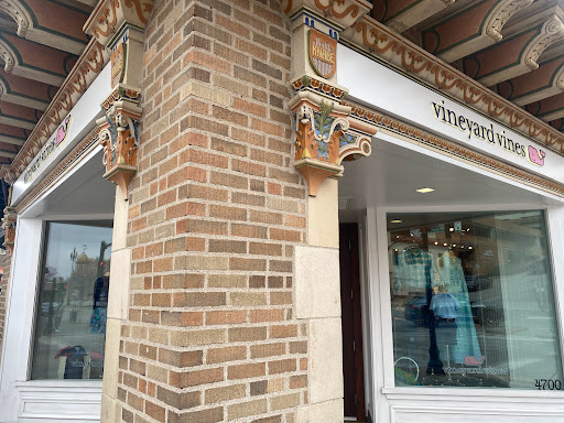 Clothing Store «Vineyard Vines», reviews and photos, 4700 Broadway St, Kansas City, MO 64112, USA